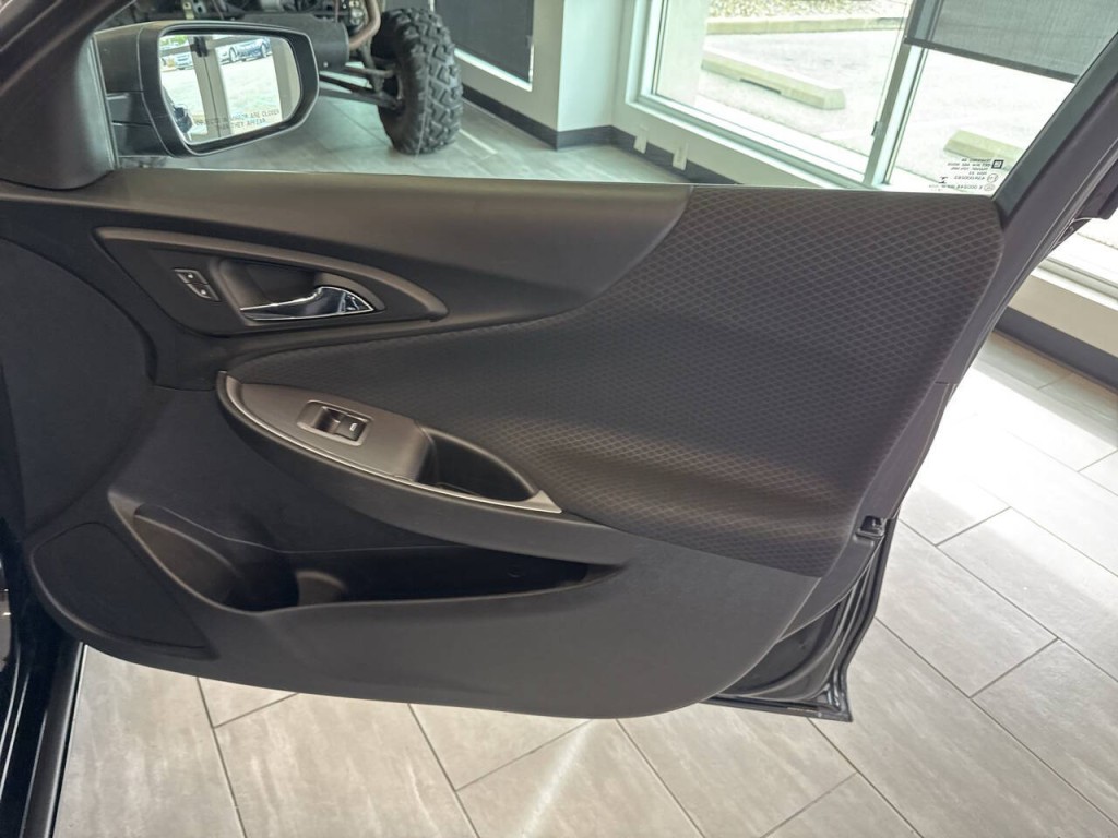 2019 Chevrolet Malibu Image 32