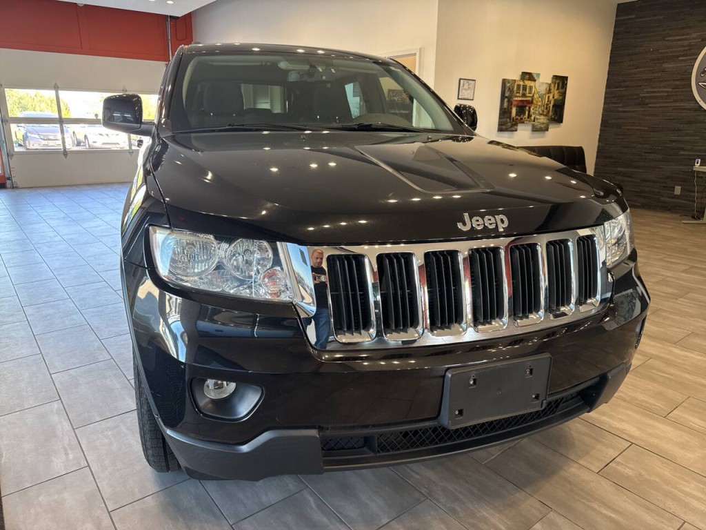 2012 Jeep Grand Cherokee Image 2