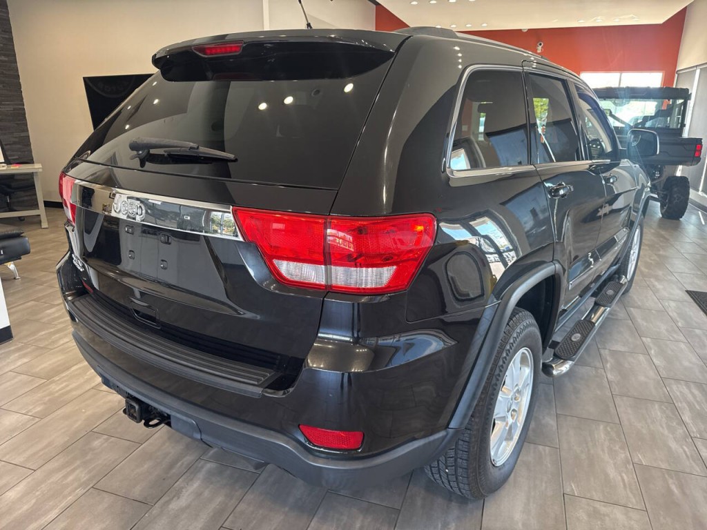 2012 Jeep Grand Cherokee Image 8