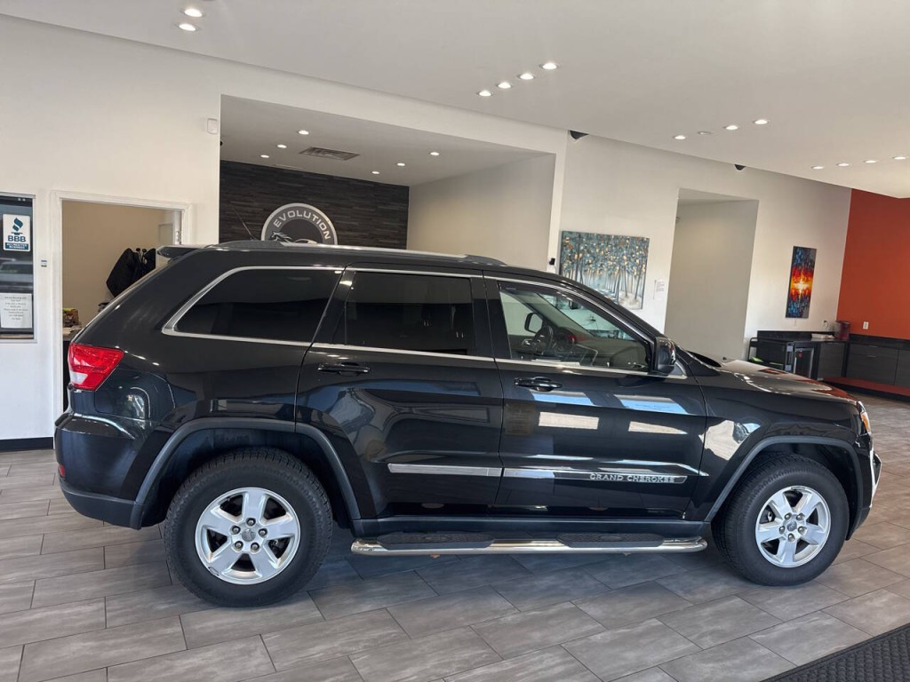 2012 Jeep Grand Cherokee Image 10