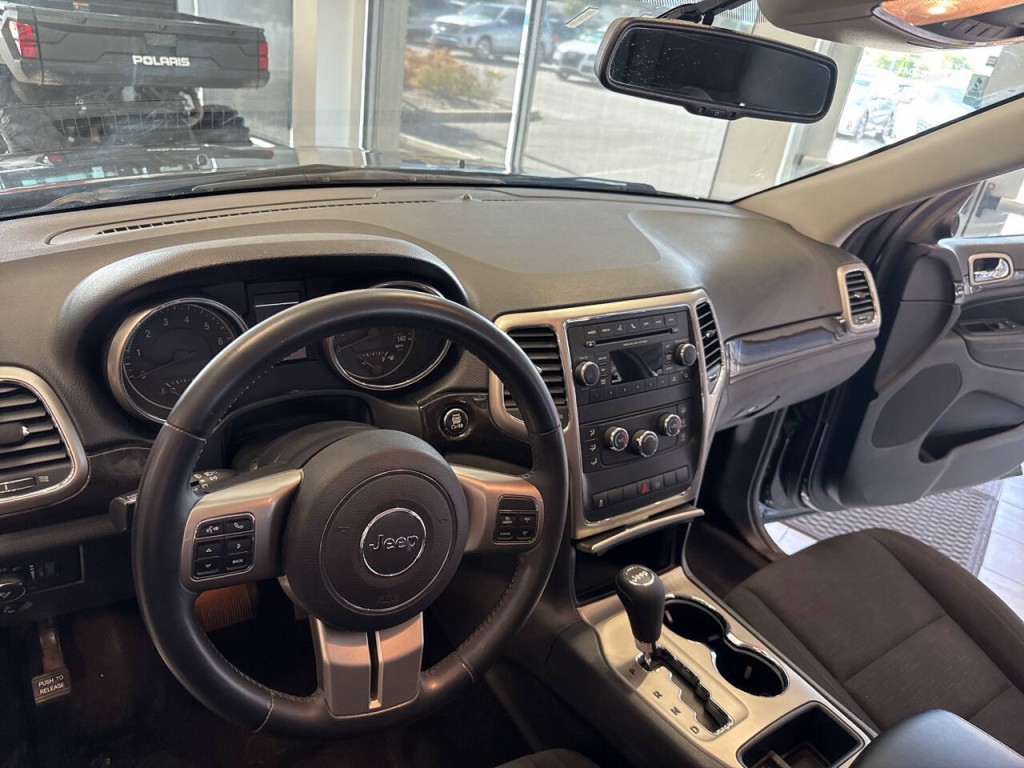 2012 Jeep Grand Cherokee Image 16