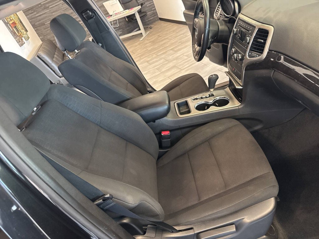 2012 Jeep Grand Cherokee Image 21