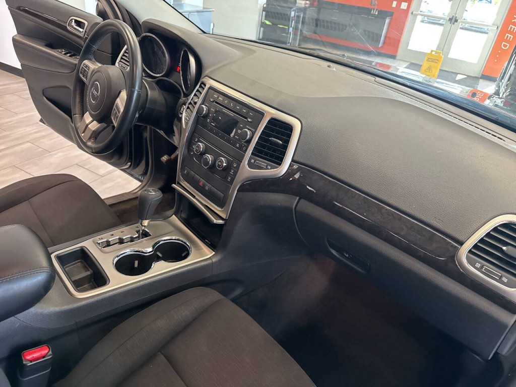 2012 Jeep Grand Cherokee Image 23