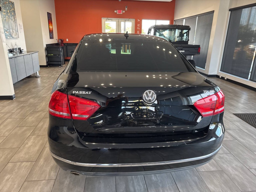 2014 Volkswagen Passat Image 11
