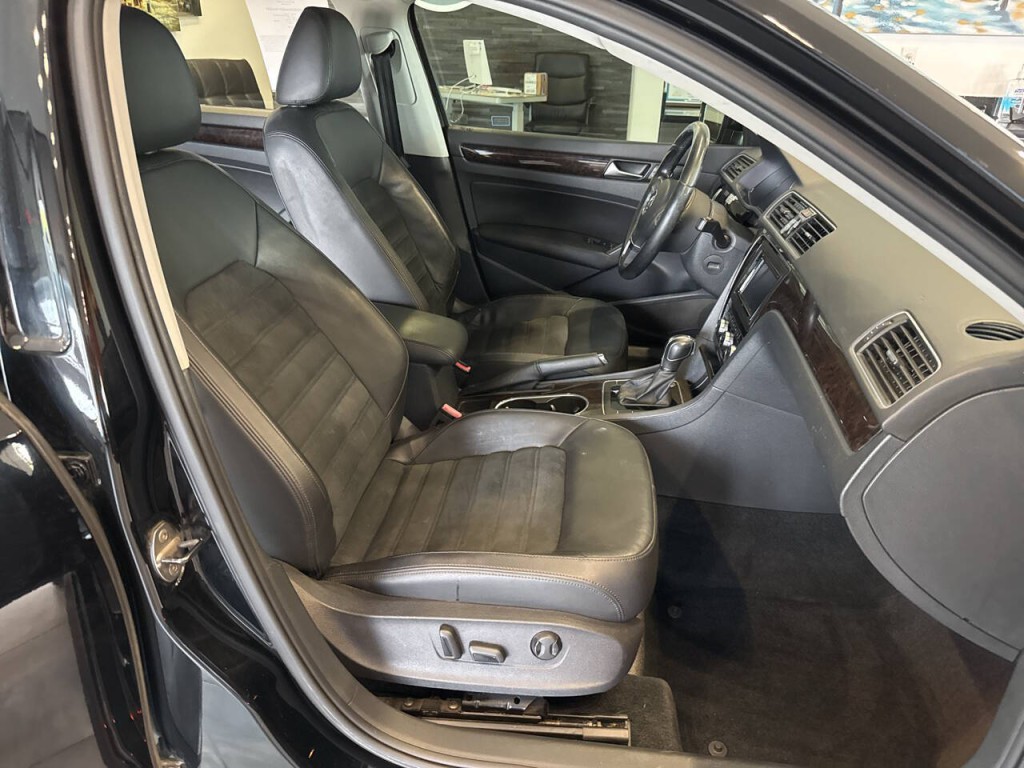 2014 Volkswagen Passat Image 17
