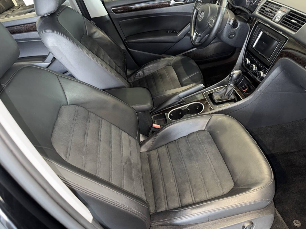 2014 Volkswagen Passat Image 19