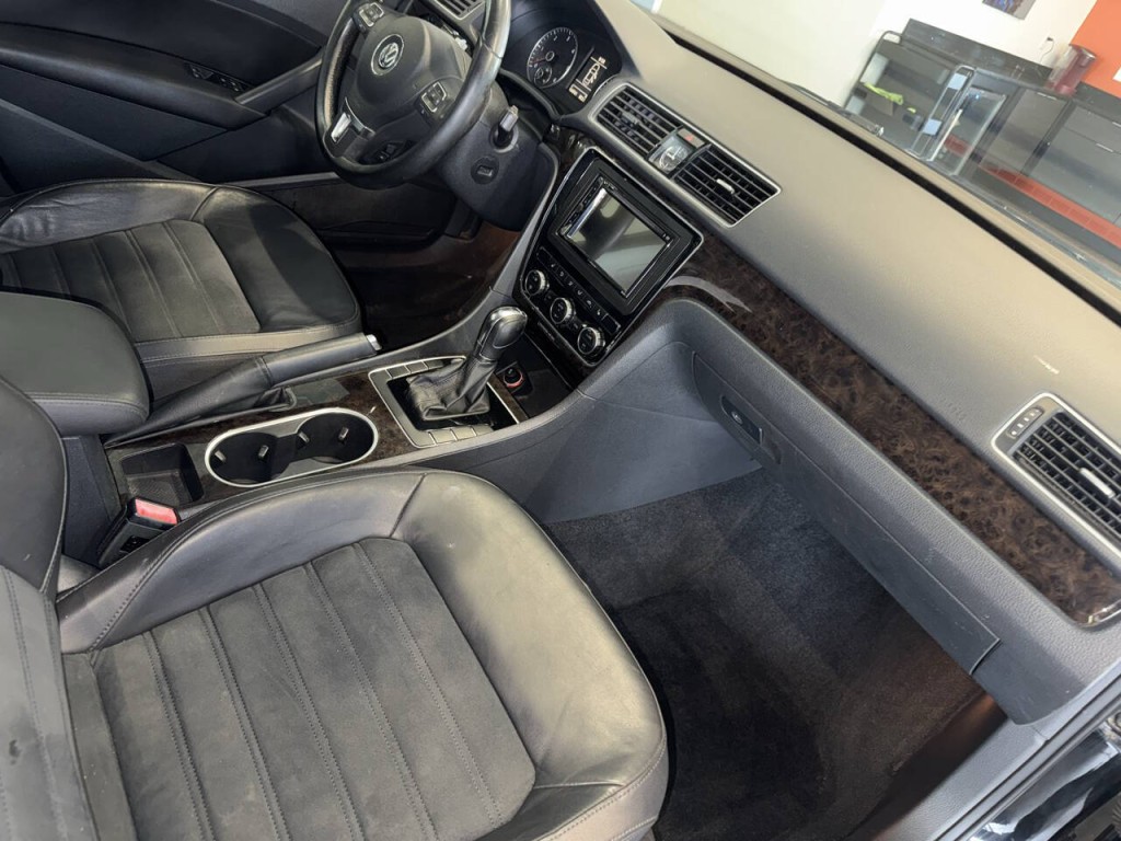 2014 Volkswagen Passat Image 20