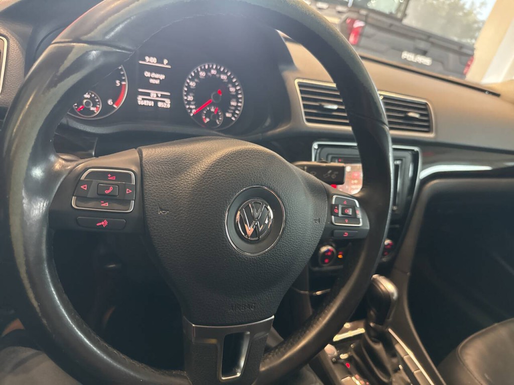 2014 Volkswagen Passat Image 29