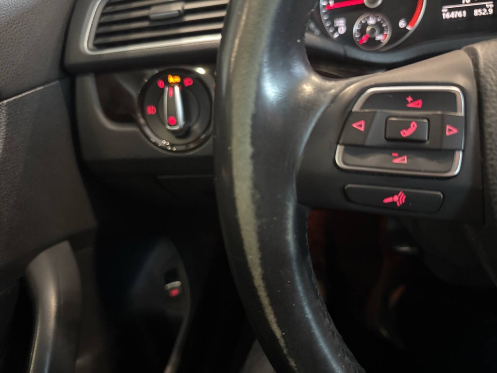 2014 Volkswagen Passat Image 30