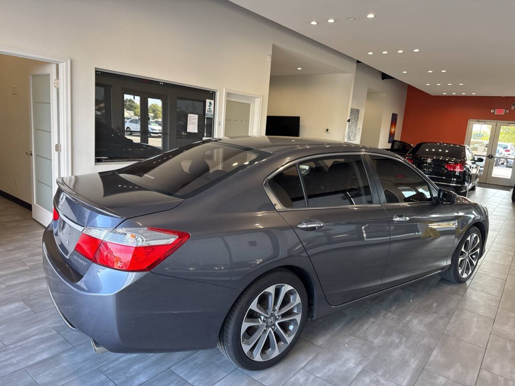 2013 Honda Accord Image 16