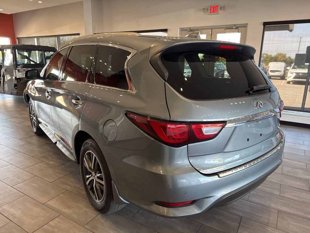 2017 INFINITI QX60 Image 9