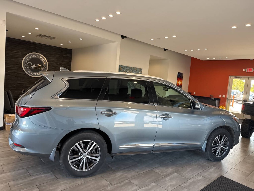 2017 INFINITI QX60 Image 12
