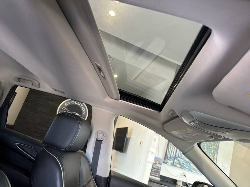 2017 INFINITI QX60 Image 19