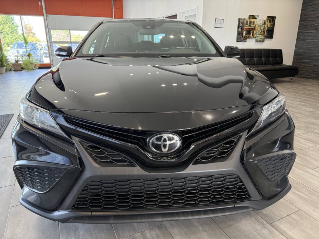 2022 Toyota Camry Image 2