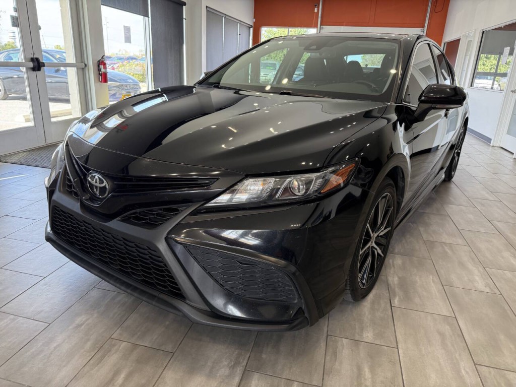2022 Toyota Camry Image 3