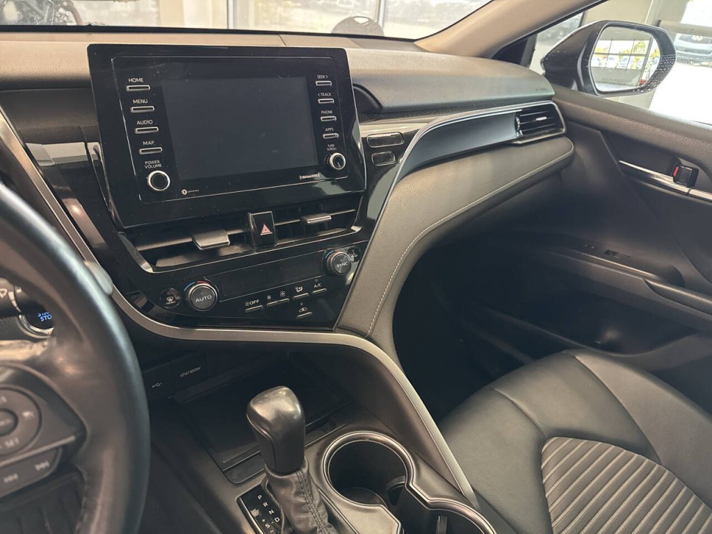 2022 Toyota Camry Image 17