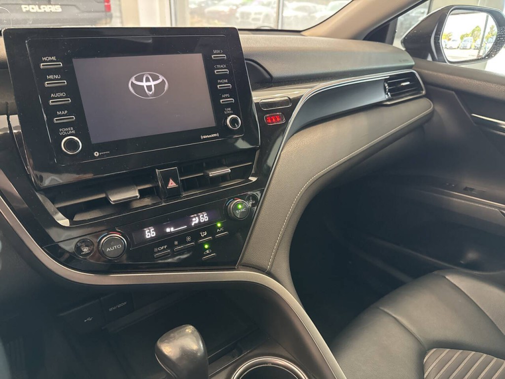 2022 Toyota Camry Image 18