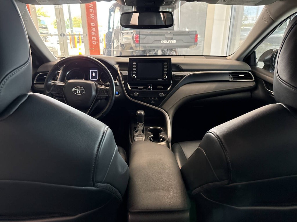 2022 Toyota Camry Image 24