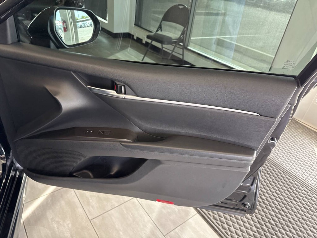 2022 Toyota Camry Image 32