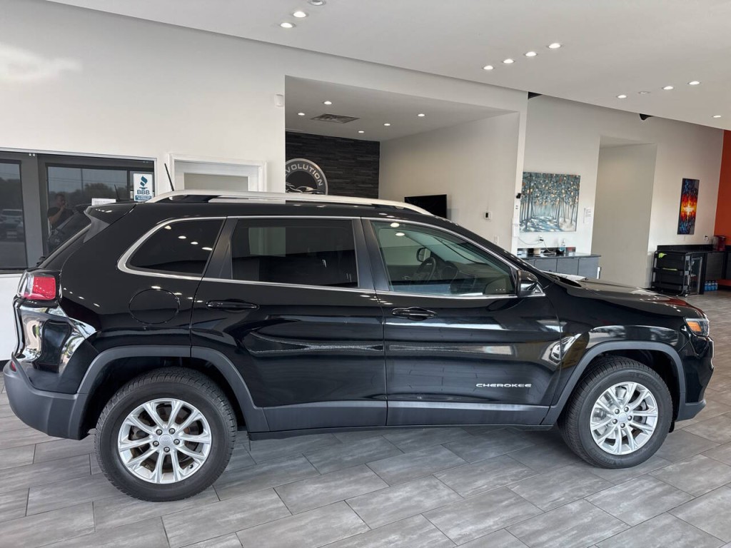 2019 Jeep Cherokee Image 16