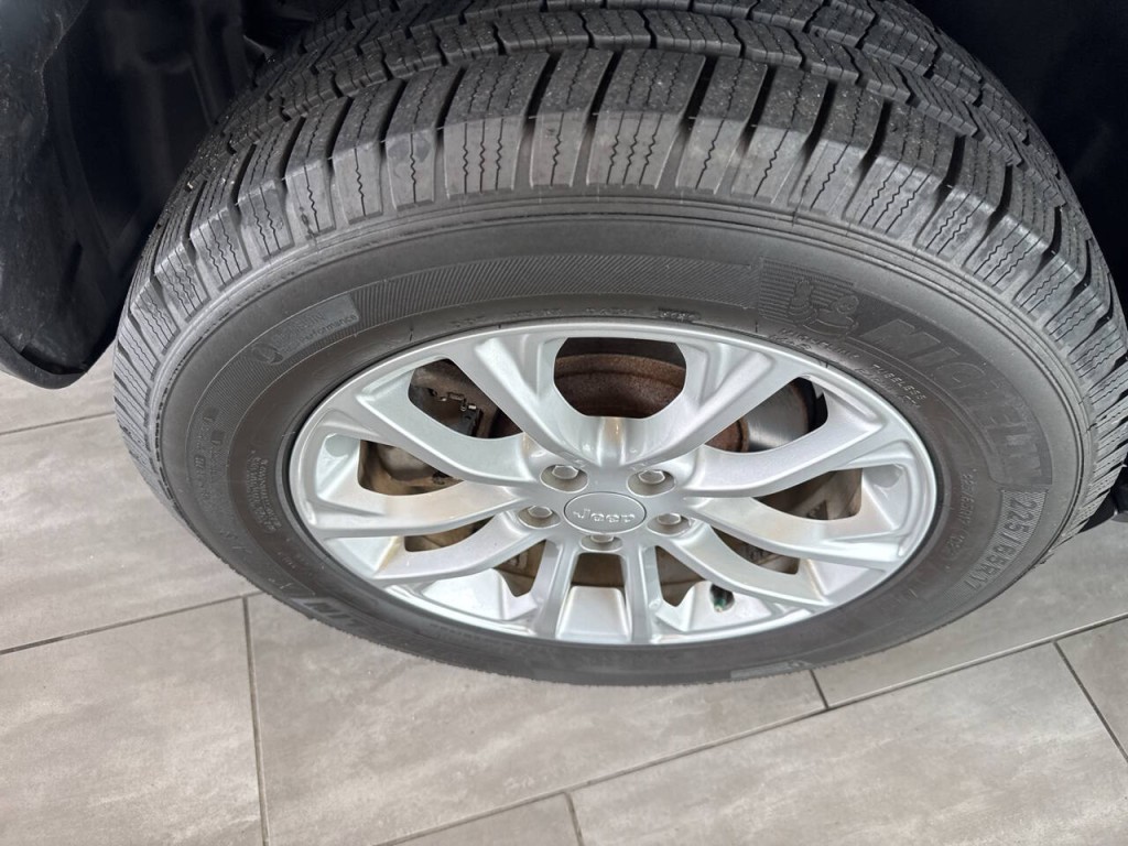 2019 Jeep Cherokee Image 17
