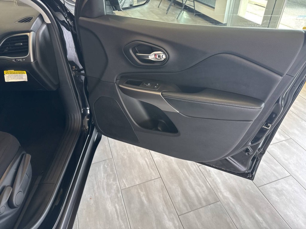 2019 Jeep Cherokee Image 25