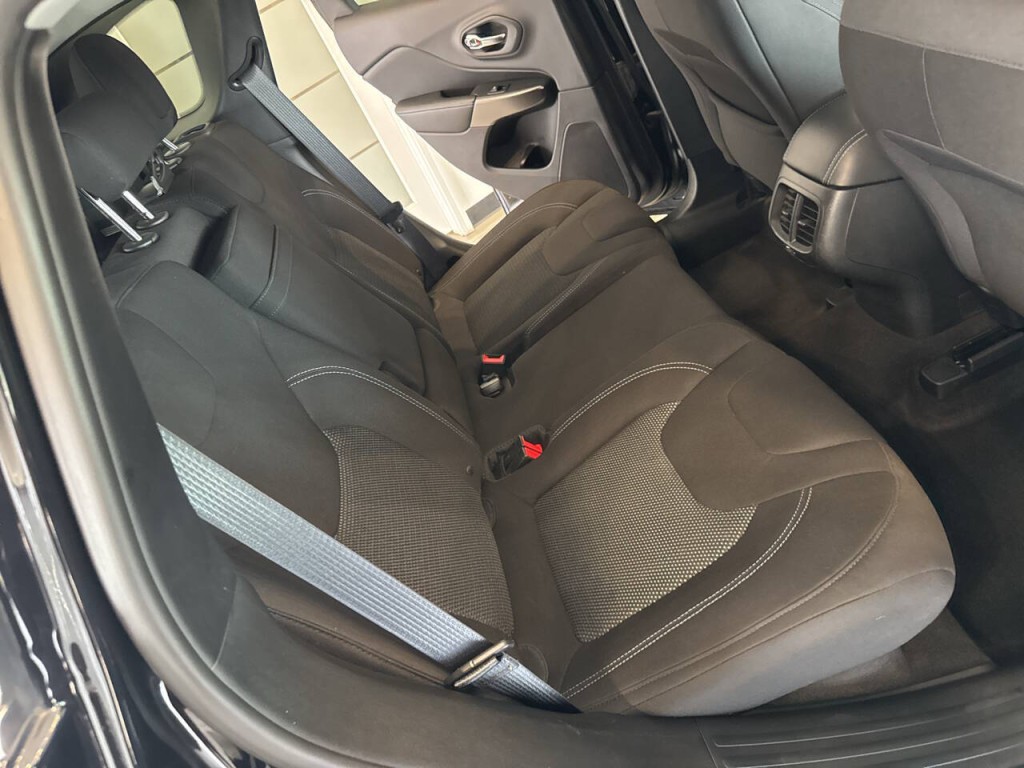 2019 Jeep Cherokee Image 27