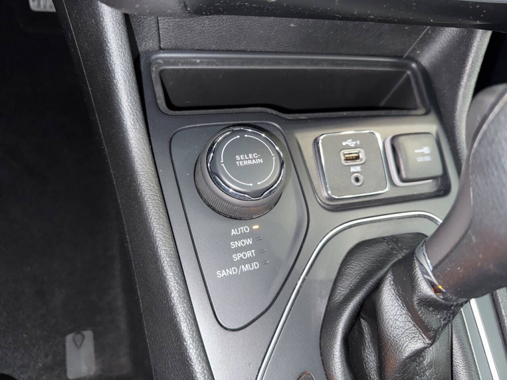 2019 Jeep Cherokee Image 35