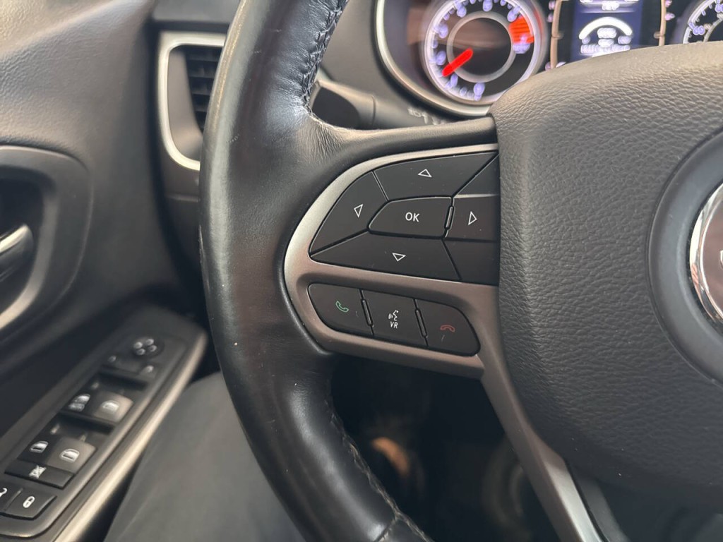 2019 Jeep Cherokee Image 36