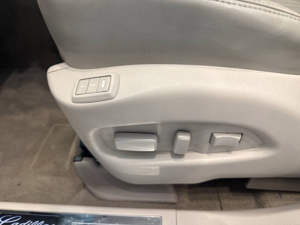 2013 Cadillac SRX Image 18