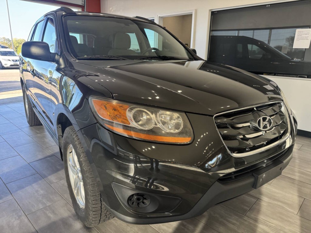 2011 Hyundai Santa Fe Image 2