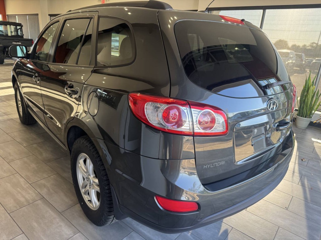 2011 Hyundai Santa Fe Image 12
