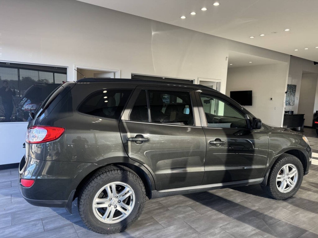 2011 Hyundai Santa Fe Image 14