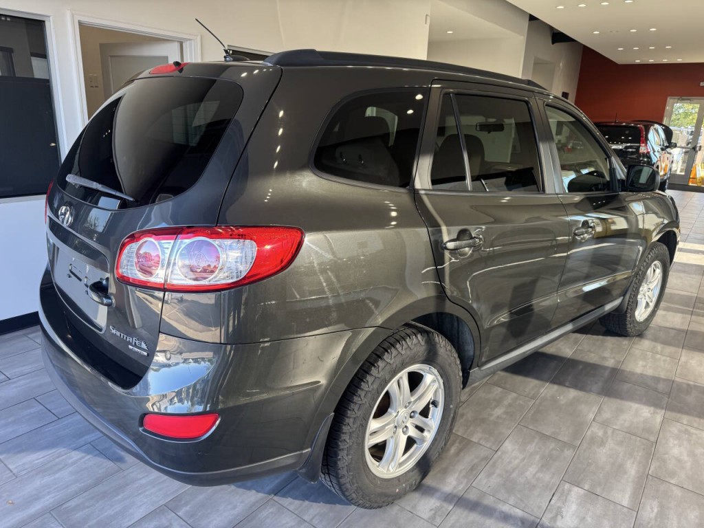 2011 Hyundai Santa Fe Image 15