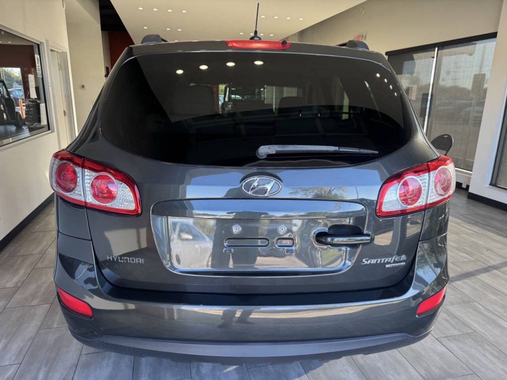 2011 Hyundai Santa Fe Image 16