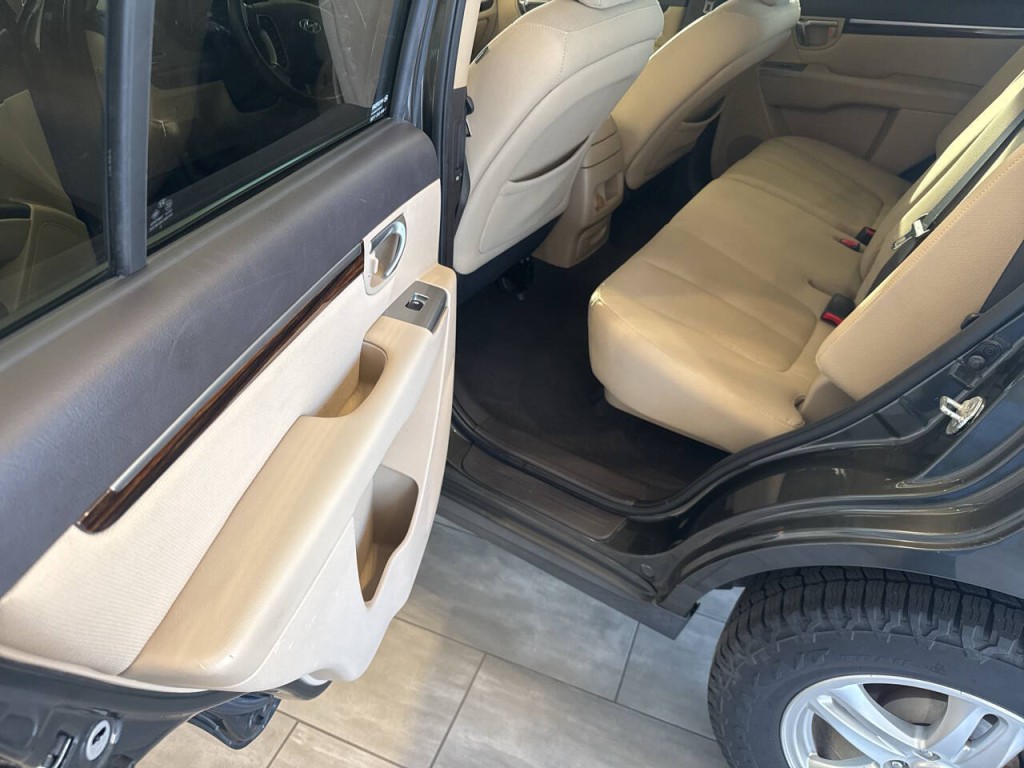 2011 Hyundai Santa Fe Image 23