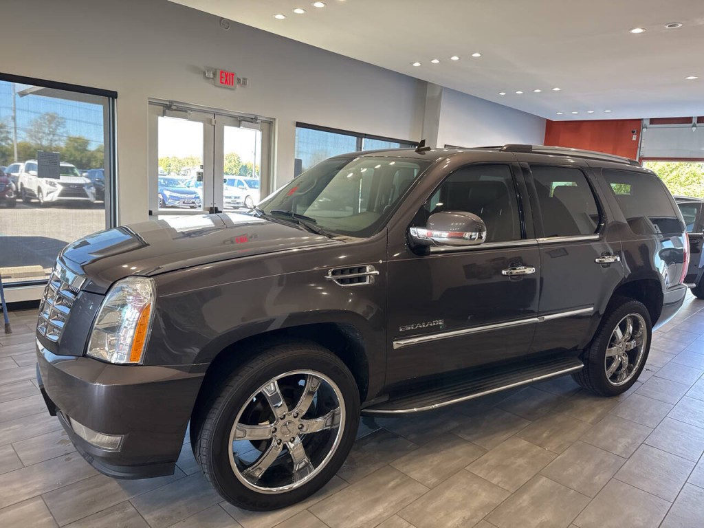 2011 Cadillac Escalade Image 6