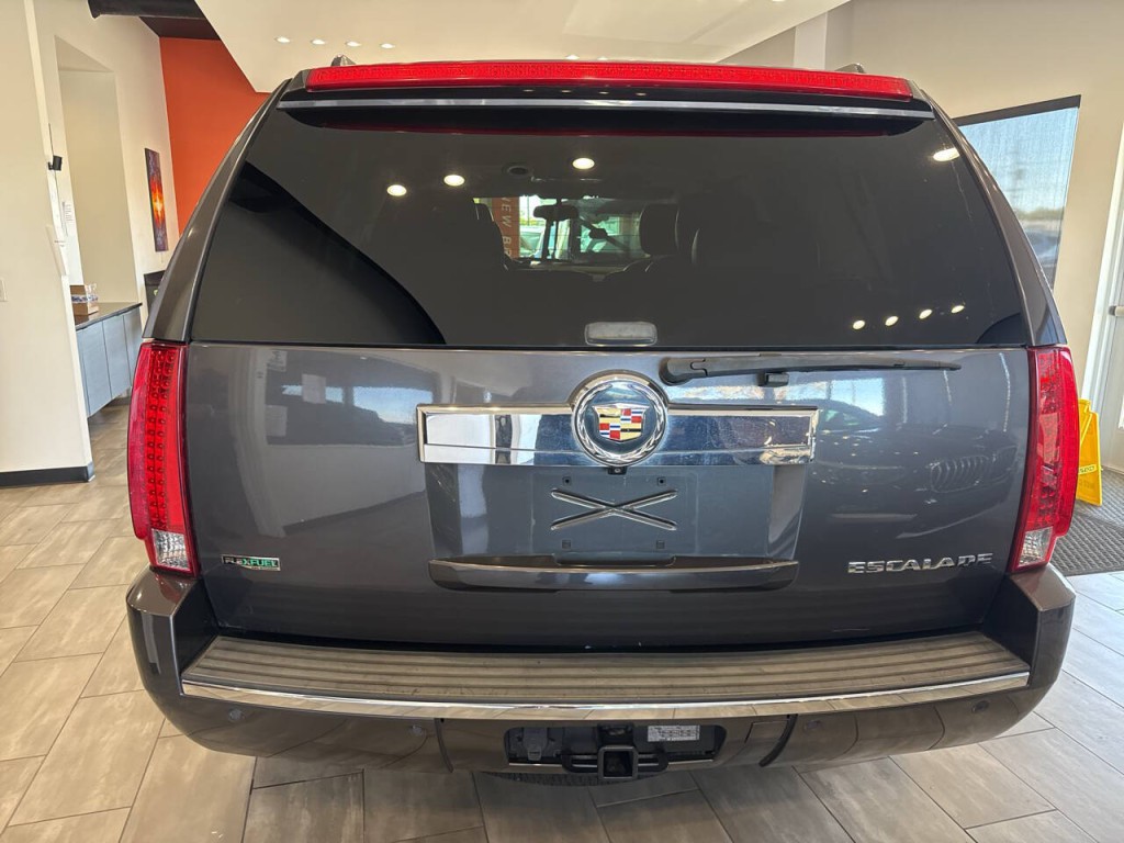 2011 Cadillac Escalade Image 13
