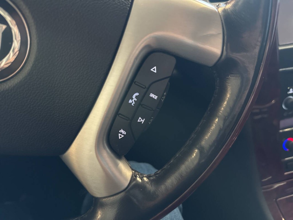 2011 Cadillac Escalade Image 35