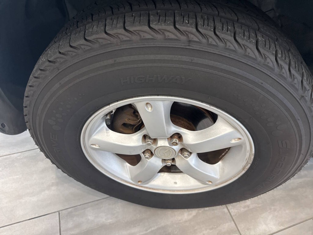 2006 Mazda Tribute Image 10