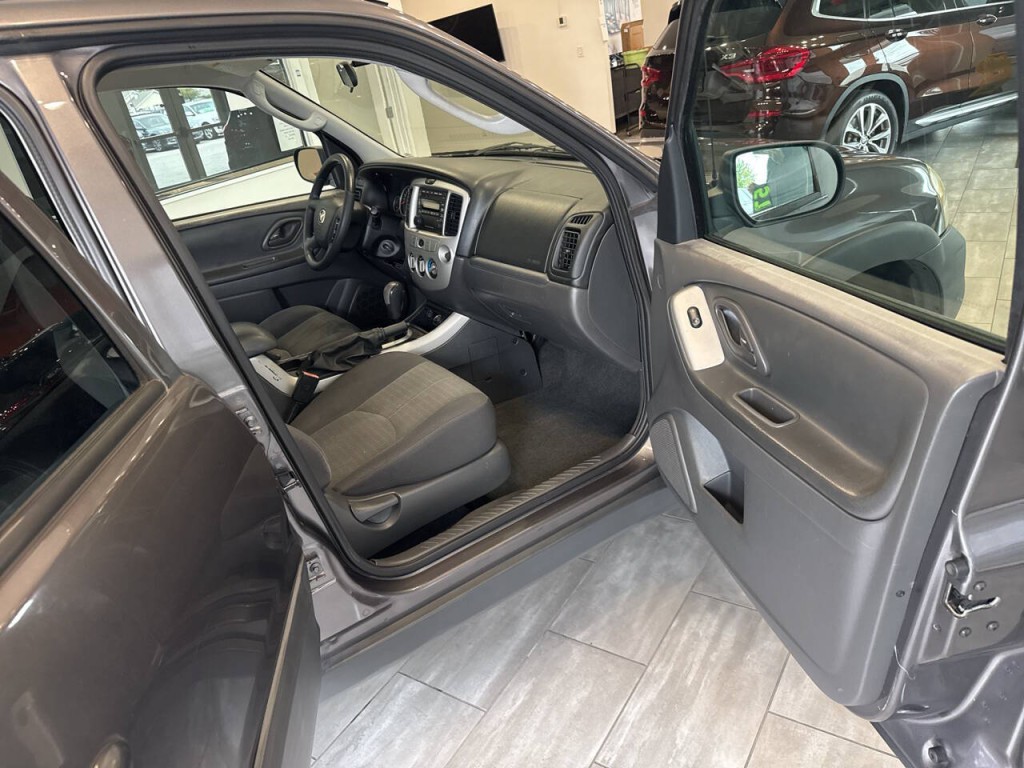 2006 Mazda Tribute Image 20