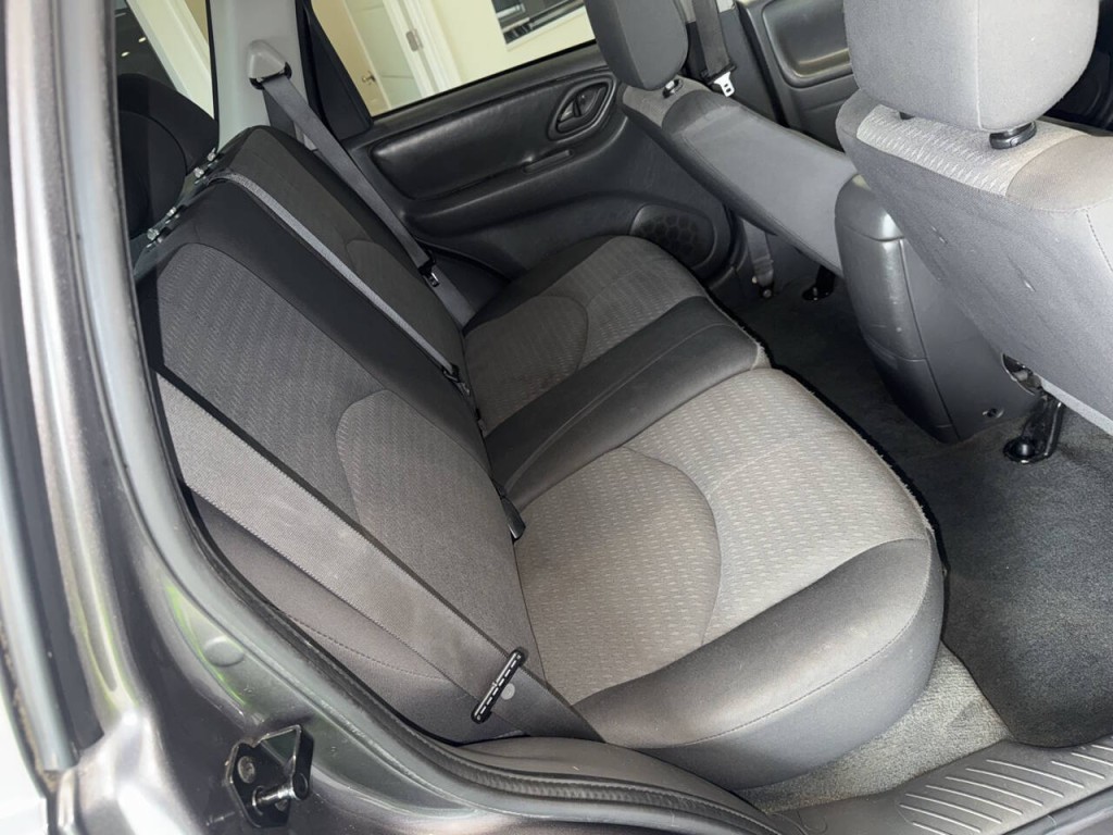 2006 Mazda Tribute Image 24