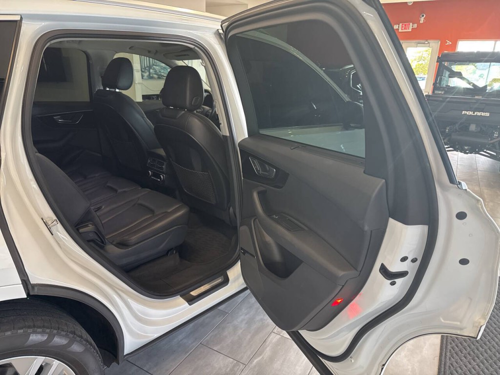 2017 Audi Q7 Image 35