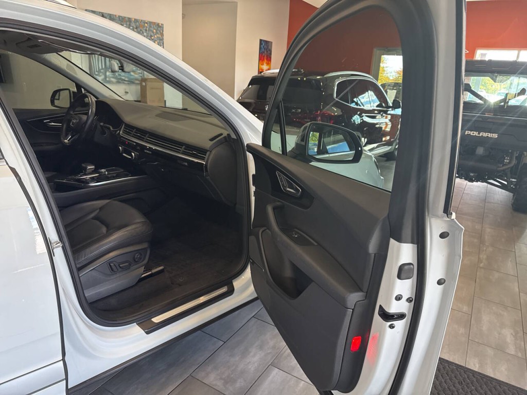 2017 Audi Q7 Image 39