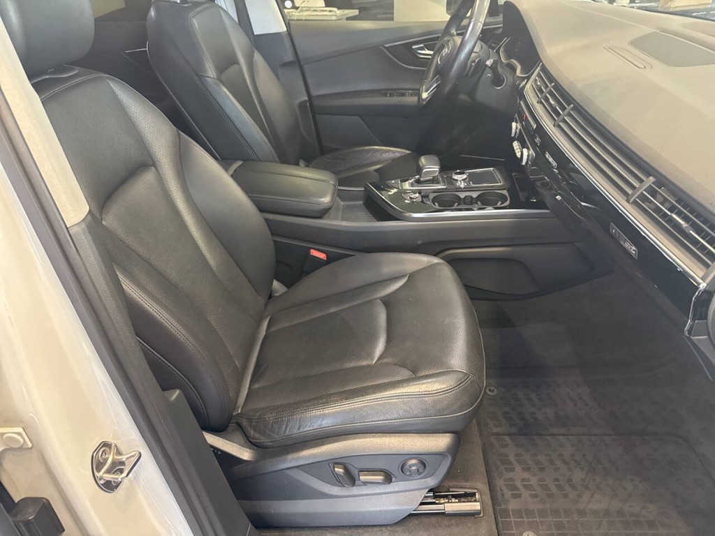 2017 Audi Q7 Image 41