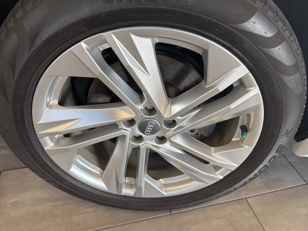 2017 Audi Q7 Image 44