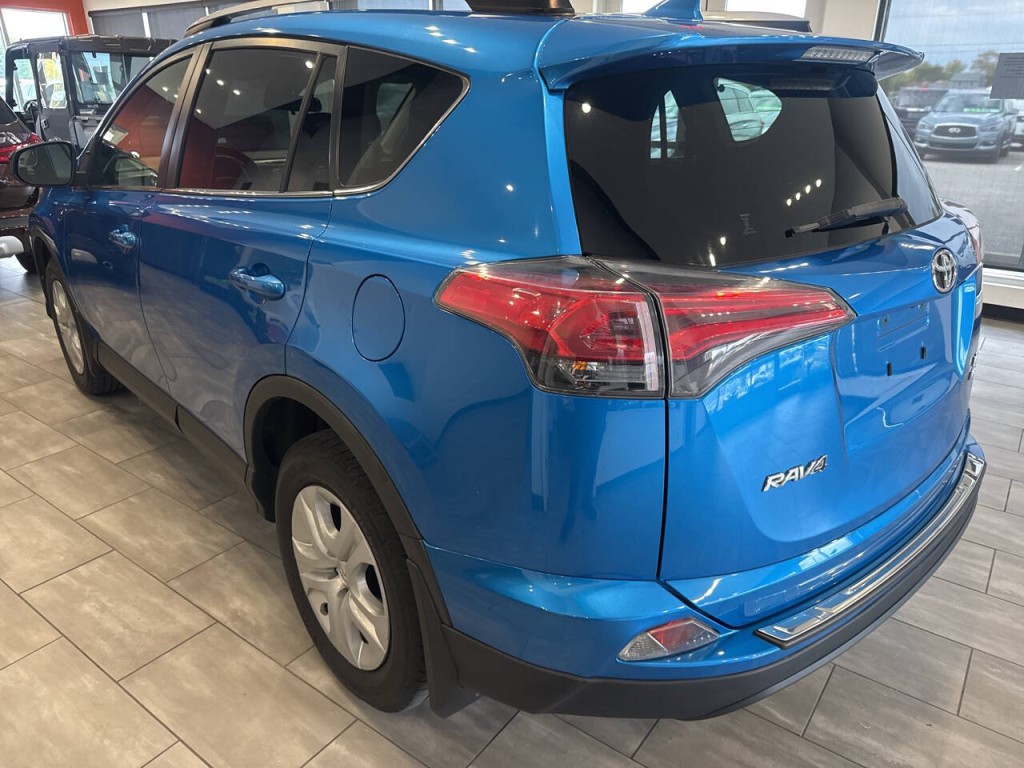 2017 Toyota Rav4 Image 9