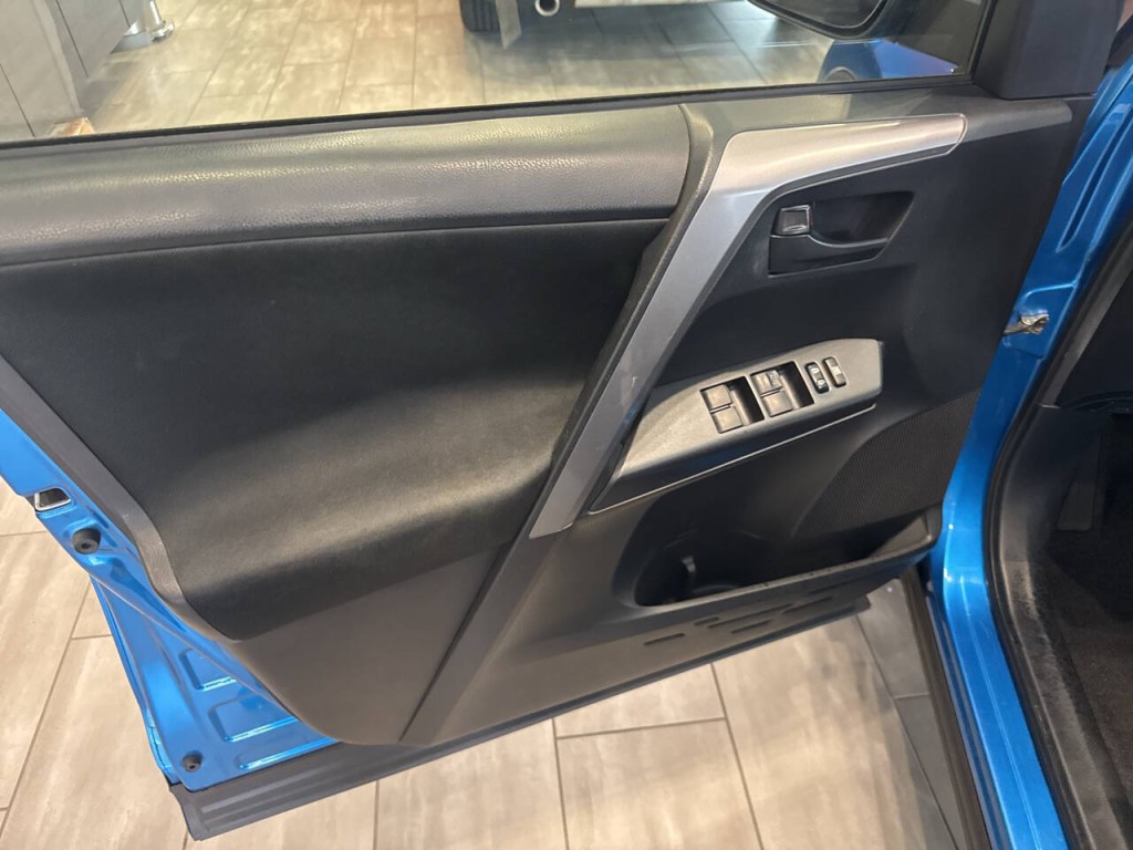 2017 Toyota Rav4 Image 24