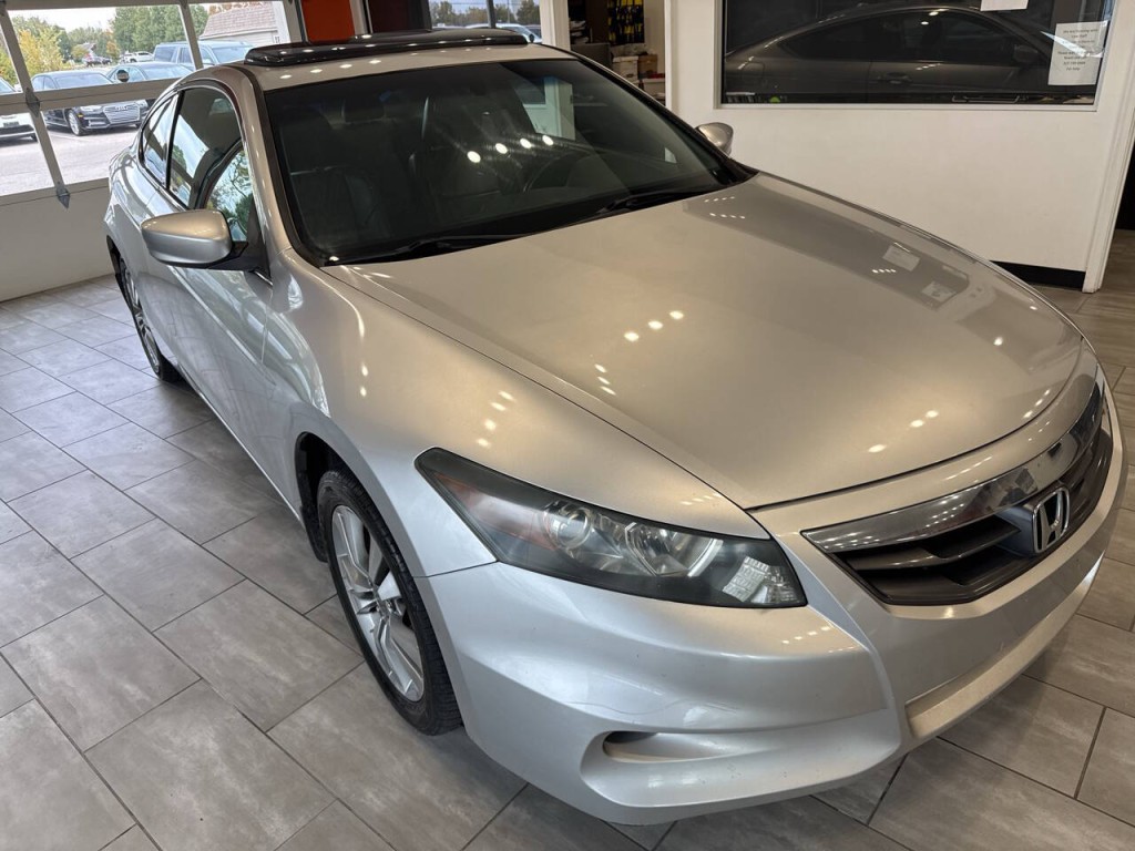 2011 Honda Accord Image 3