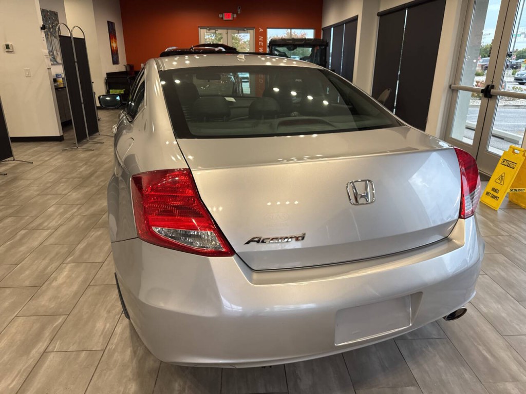 2011 Honda Accord Image 10